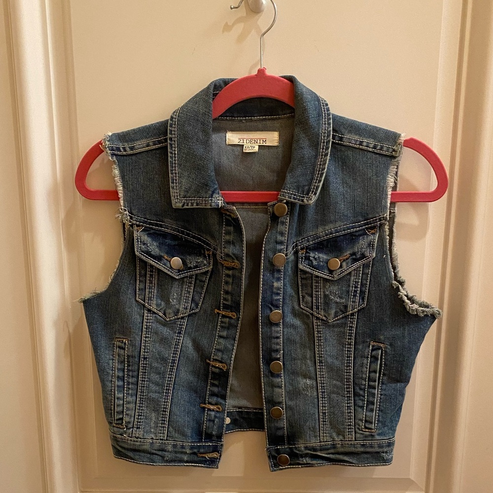 Cropped Distressed Denim Vest